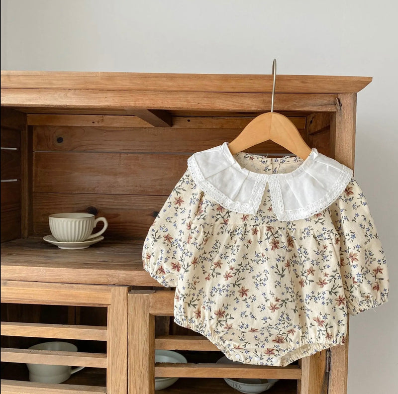 Chargez l&#39;image dans la visionneuse de la galerie, Cache-couches bébé fleuri rosé coton doux – Kali
