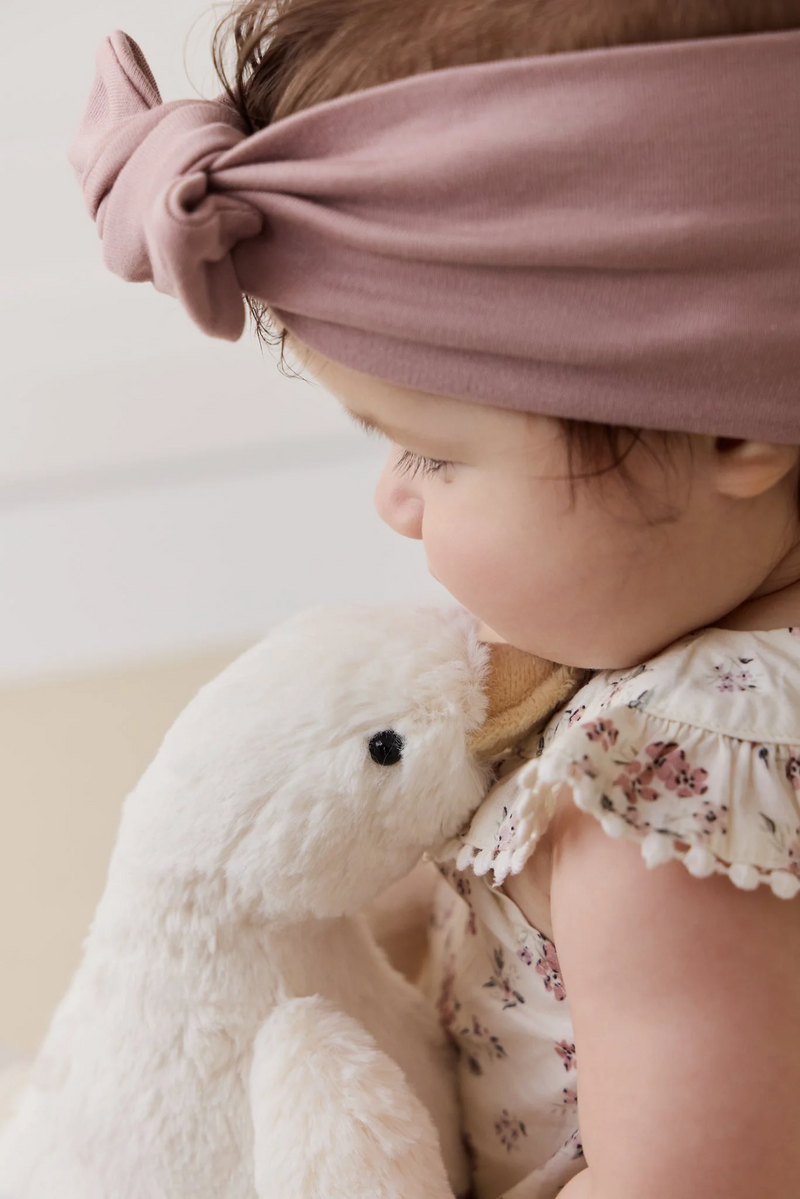 Chargez l'image dans la visionneuse de la galerie, Plush - Rose the Duck - Snuggle Bunnies
