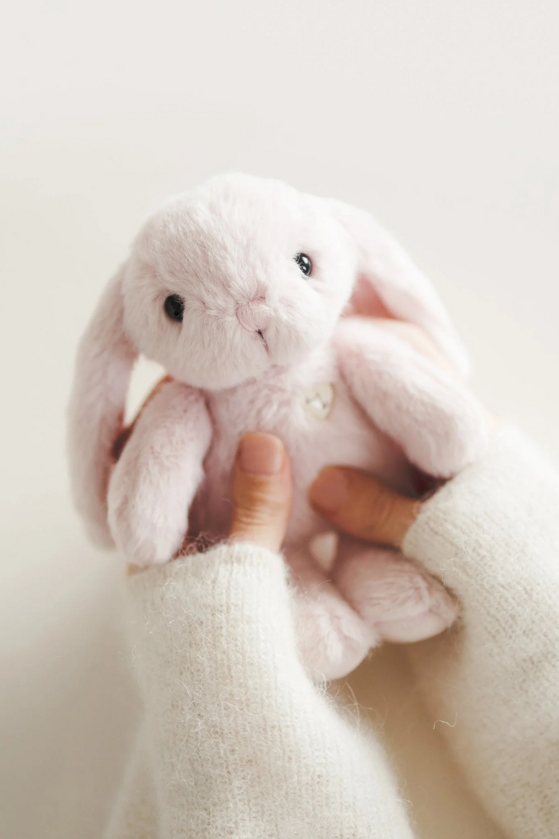 Chargez l'image dans la visionneuse de la galerie, PELUCHE PÉNÉLOPE LE LAPIN 15CM - BLOSSOM - SNUGGLE BUNNIES
