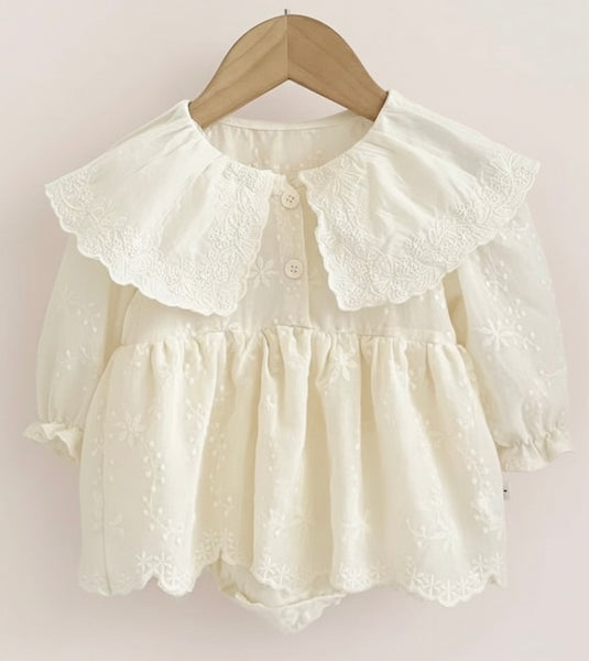 Barboteuse bébé à manches longues en coton – Col en dentelle brodé Kali