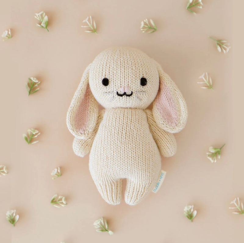 Chargez l&#39;image dans la visionneuse de la galerie, Peluche - Bébé lapin avoine - Cuddle + Kind
