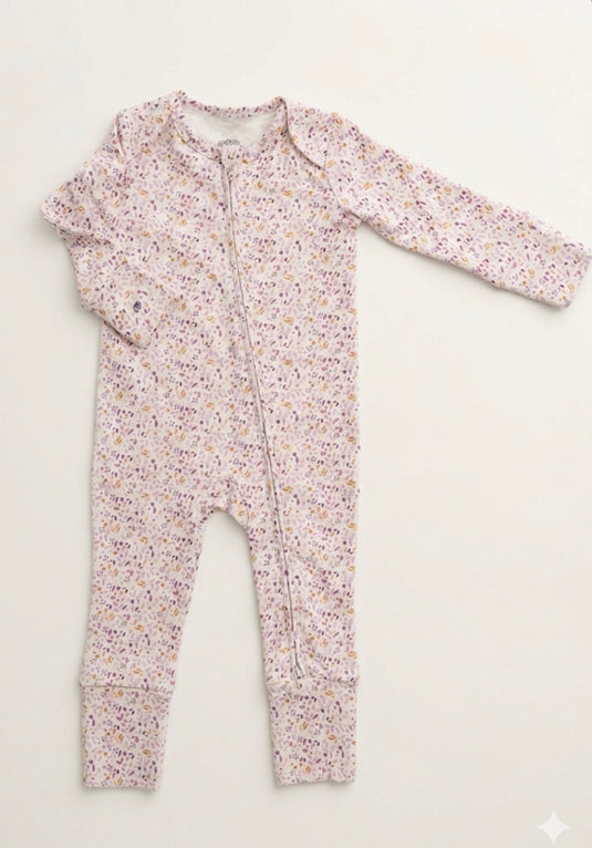 Baby girl organic cotton romper with lavender leaf print – Khaki Lilac