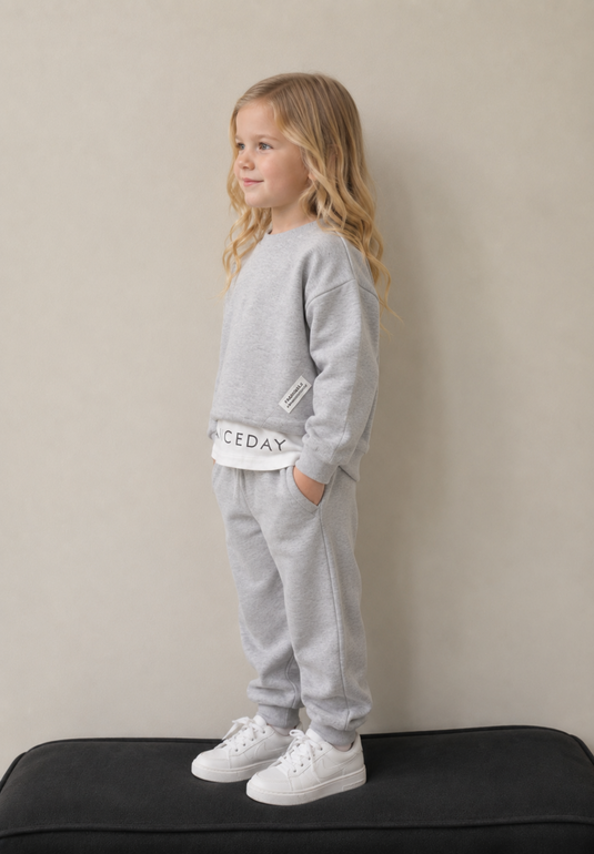 Ensemble deux pièces en molleton gris – Douceur & Confort pour filles - Pré-commande