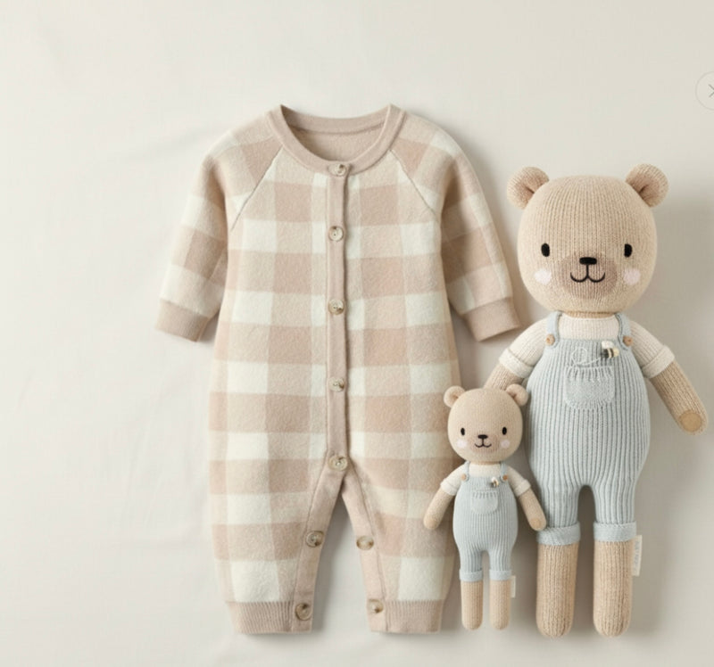 Chargez l&#39;image dans la visionneuse de la galerie, Barboteuse automne-hiver bébé unisexe damiers beige – Kali
