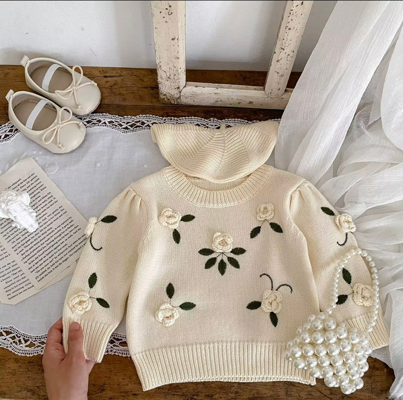 Chargez l&#39;image dans la visionneuse de la galerie, Pull bébé fille en coton avec fleurs brodées à la main – Modèle Kali
