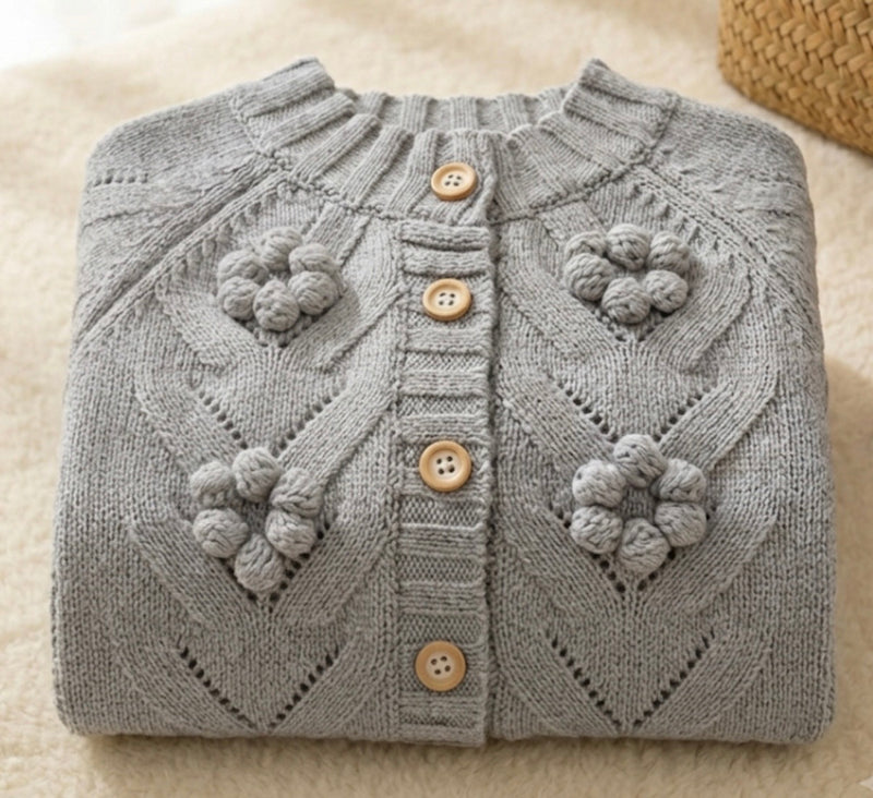 Load image into Gallery viewer, Cardigan Marguerite en tricot gris automne-hiver pour filles - Pré-commande
