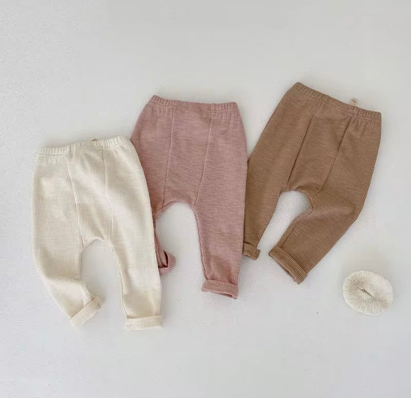 Chargez l&#39;image dans la visionneuse de la galerie, Legging bébé d’automne en coton doux et extensible – Modèle Kali
