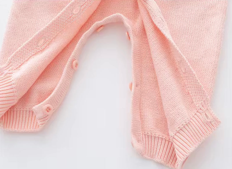 Chargez l'image dans la visionneuse de la galerie, Barboteuse bébé fille en tricot rose de coton brodé motif floral – Kali
