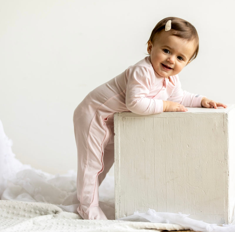 Chargez l'image dans la visionneuse de la galerie, Genouillère rose bébé fille Coccoli sans froufrou en TENCEL™
