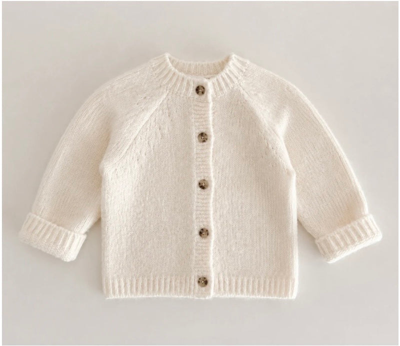Chargez l'image dans la visionneuse de la galerie, Cardigan intemporel ivoire en tricot pour bébé et fille
