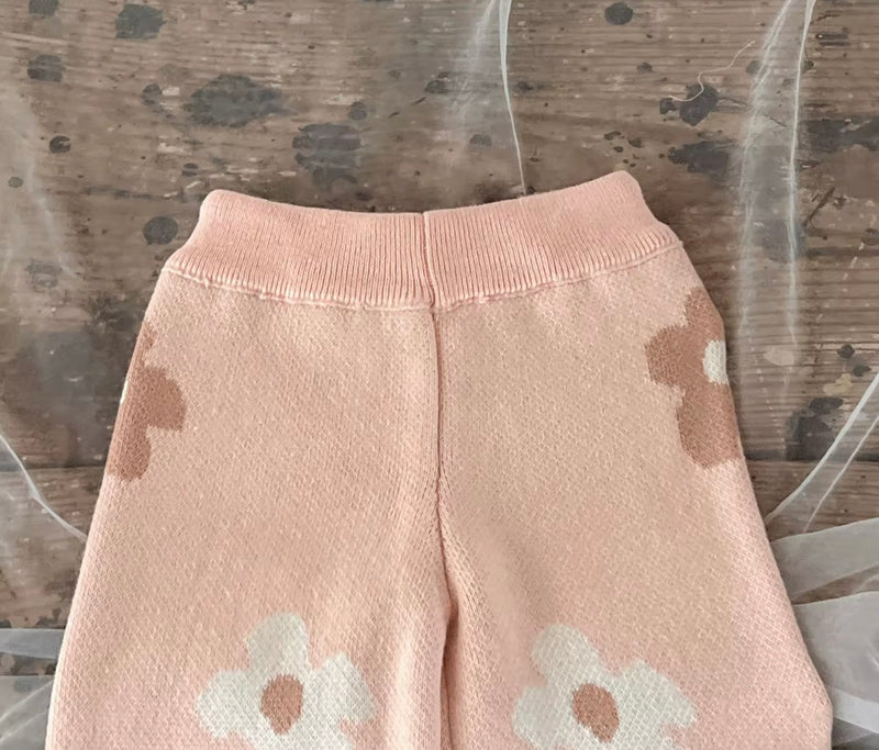 Load image into Gallery viewer, Ensemble Fille Pull et Pantalon à Fleurs – Modèle Kali | Doux &amp; Confortable - Boutique Kaki Lilas
