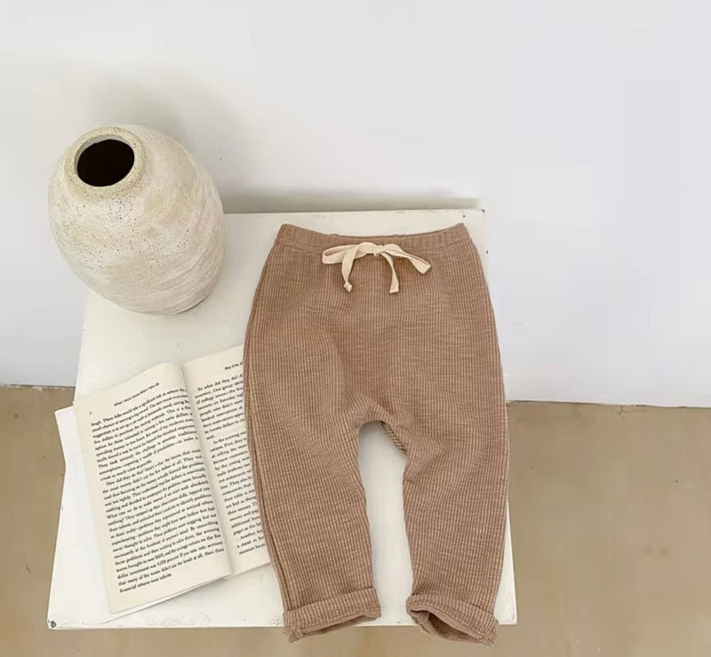 Chargez l&#39;image dans la visionneuse de la galerie, Legging bébé d’automne en coton doux et extensible – Modèle Kali
