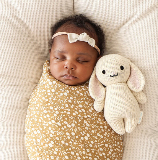 Peluche - Bébé lapin avoine - Cuddle + Kind