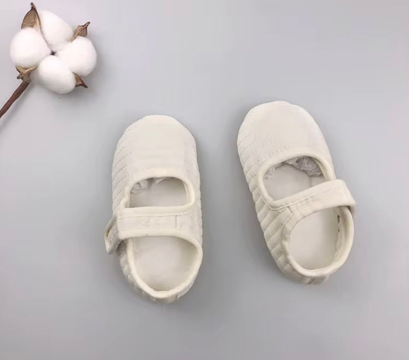 Chargez l&#39;image dans la visionneuse de la galerie, Chaussures bébé beiges confortables et stylées – Kali
