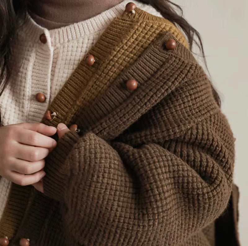 Chargez l'image dans la visionneuse de la galerie, Cardigan bébé et fille vintage en tricot doux pour Kali
