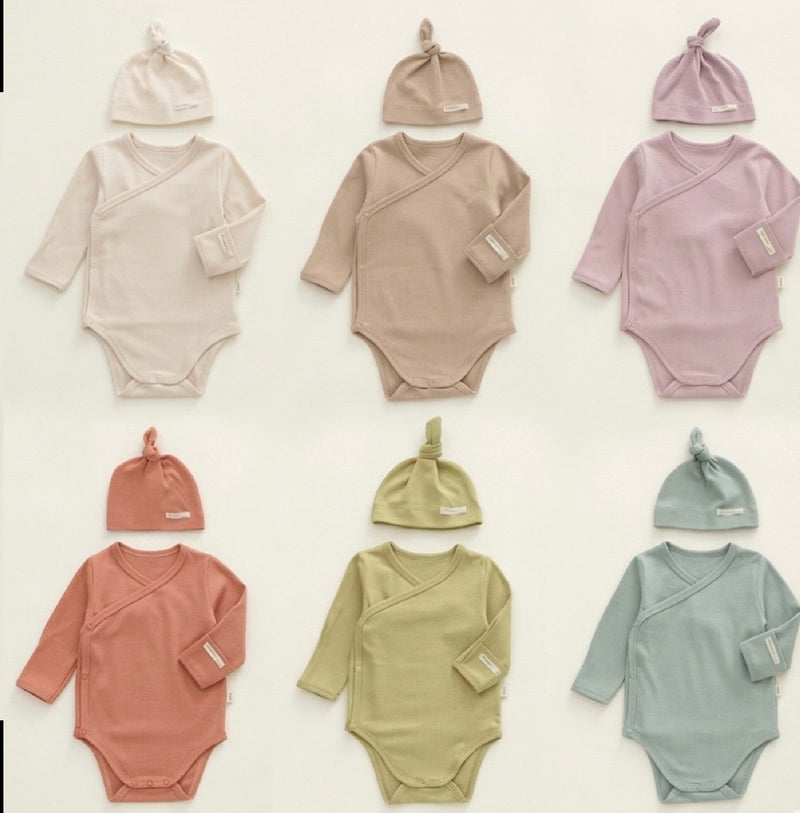 Load image into Gallery viewer, Organic cotton baby grow with hat
