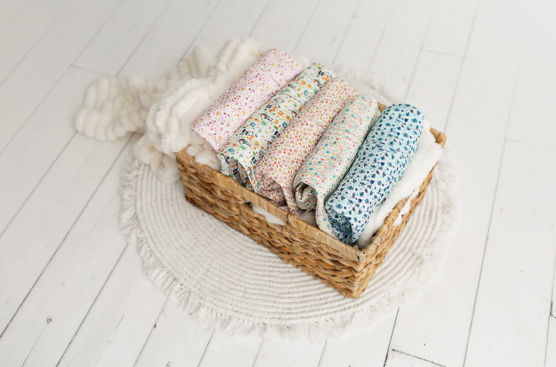 Chargez l&#39;image dans la visionneuse de la galerie, Barboteuse bébé coton bio motif petites fleurs – Kaki Lilas
