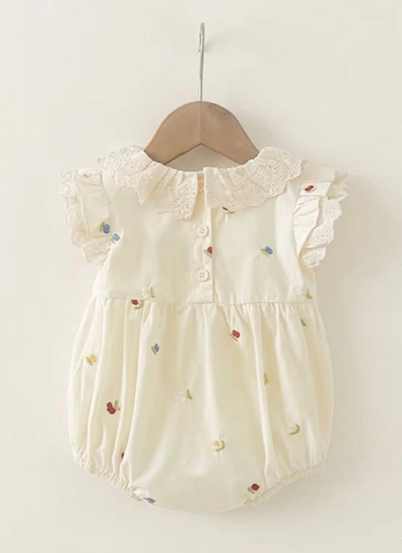 Chargez l'image dans la visionneuse de la galerie, Barboteuse bébé fille en coton avec col en dentelle
