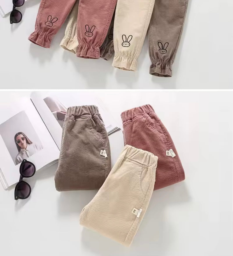 Chargez l&#39;image dans la visionneuse de la galerie, Pantalon pour filles en velours côtelé motif lapin – Kali - Boutique Kaki Lilas
