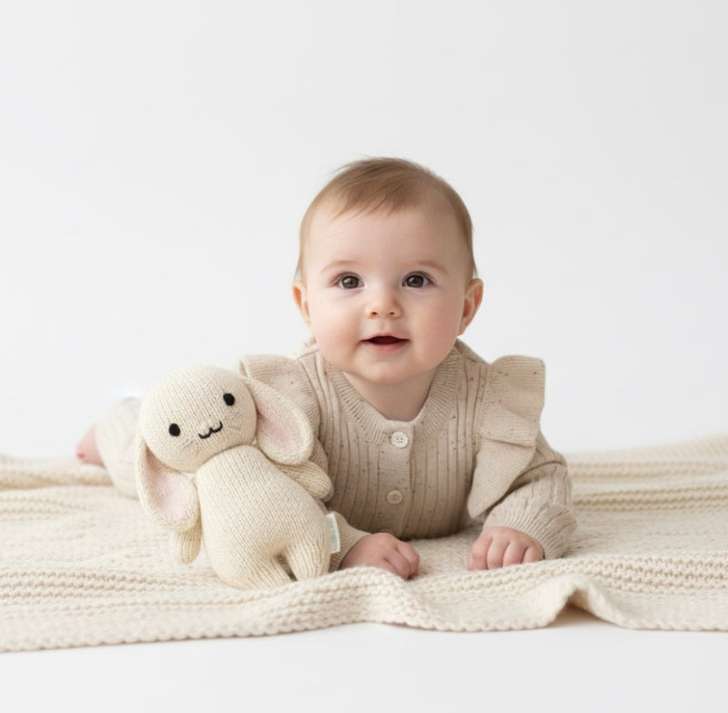 Chargez l'image dans la visionneuse de la galerie, Barboteuse bébé en coton manches longues motif moucheté – Kali
