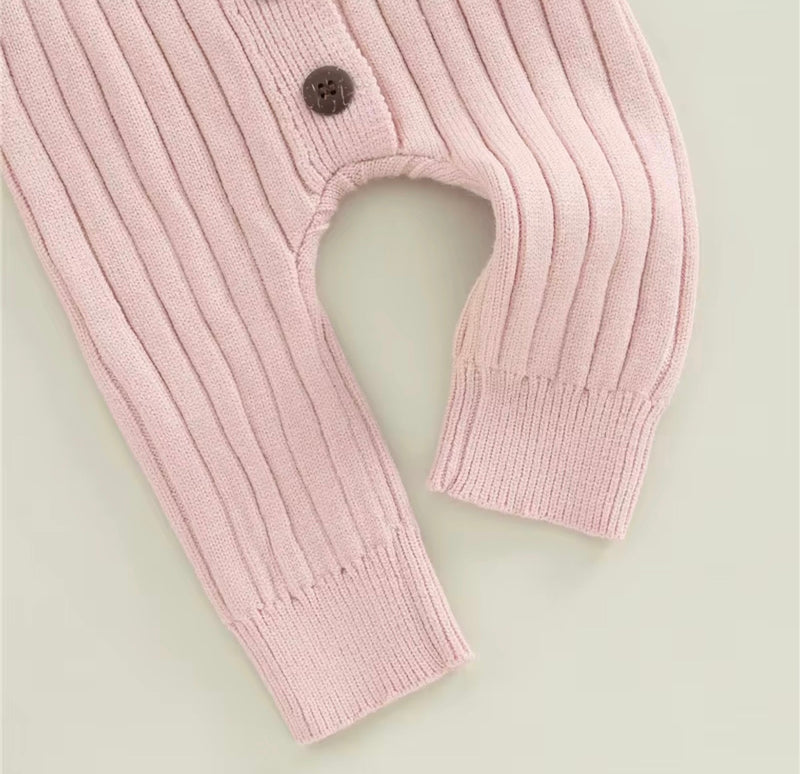 Chargez l&#39;image dans la visionneuse de la galerie, Combinaison en tricot doux pour bébé avec boutons – Kaki Lilas
