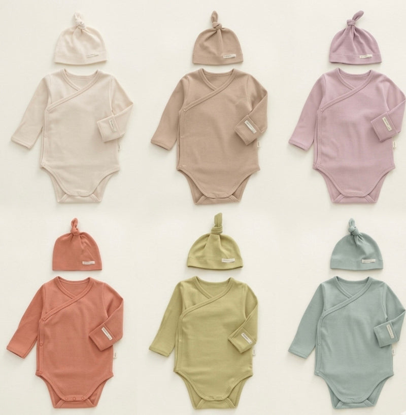 Chargez l'image dans la visionneuse de la galerie, Grenouillère pour bébé avec bonnet en coton bio
