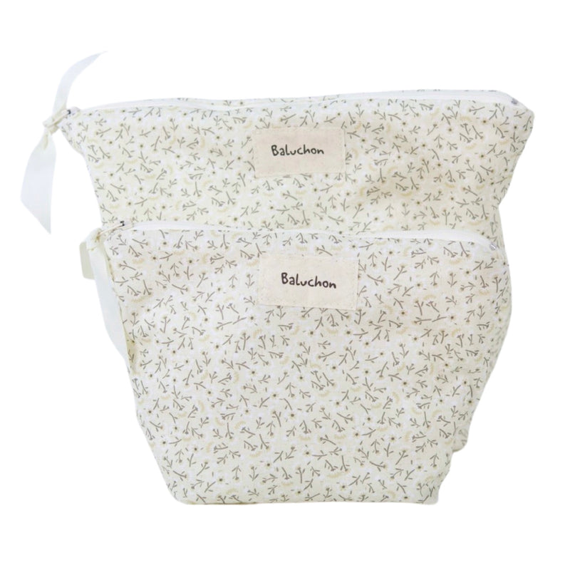 Load image into Gallery viewer, Medium cosmetic bag in pale green 

