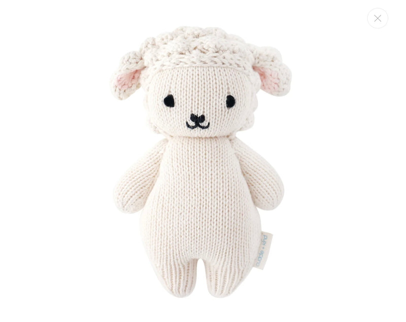 Chargez l&#39;image dans la visionneuse de la galerie, Peluche - Bébé agneau 7’’ - Cuddle + Kind
