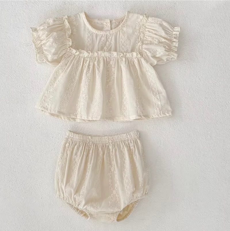 Chargez l'image dans la visionneuse de la galerie, Ensemble bébé fille blouse brodée et bloomer en coton
