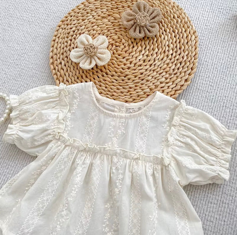 Chargez l'image dans la visionneuse de la galerie, Ensemble bébé fille blouse brodée et bloomer en coton
