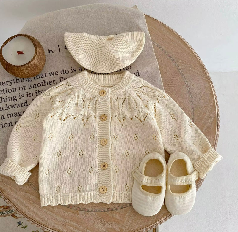 Chargez l&#39;image dans la visionneuse de la galerie, Cardigan bébé en tricot doux et respirant – Kali
