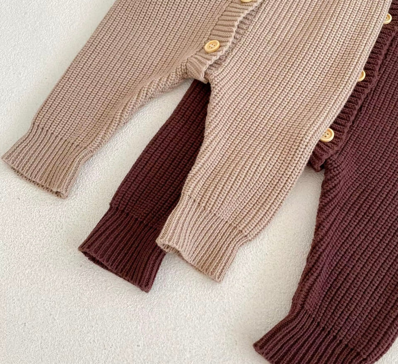 Chargez l&#39;image dans la visionneuse de la galerie, Combinaison bébé beige et marron en coton doux – taille 6-12 mois – Kali
