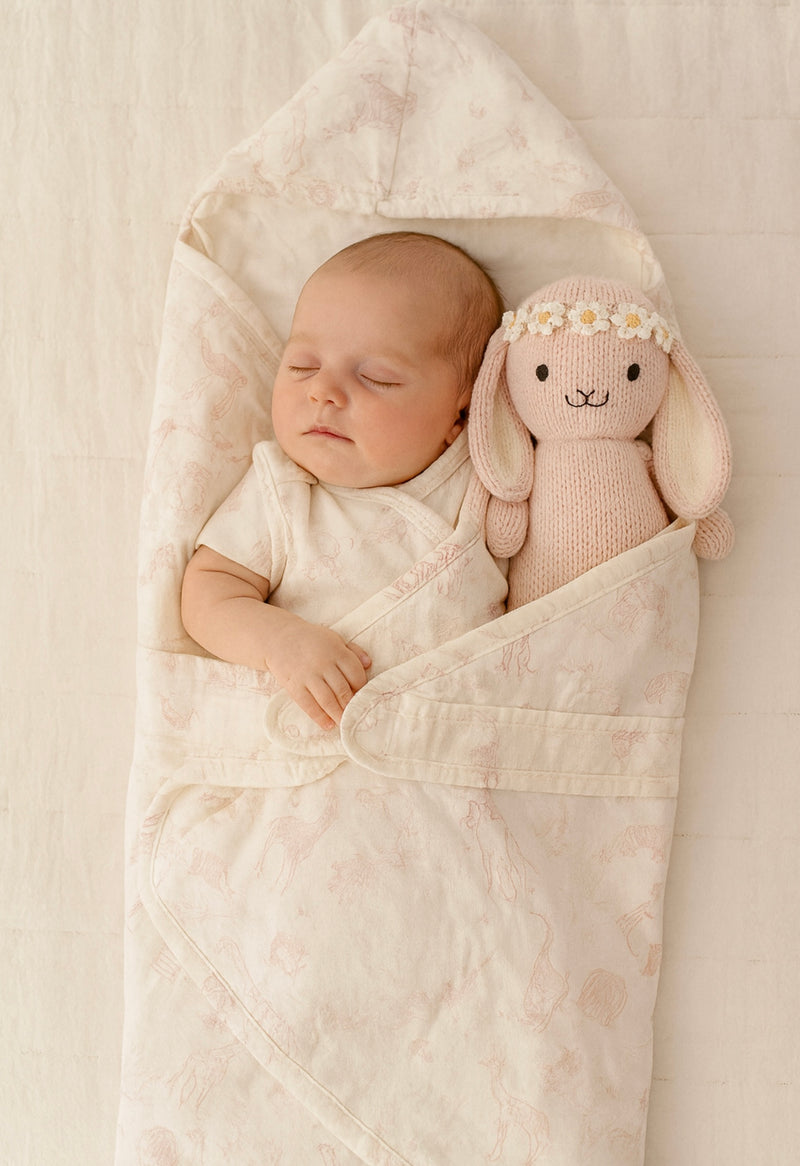 Load image into Gallery viewer, Nid d’ange bébé toutes saisons en coton doux – Modèle Kali - Boutique Kaki Lilas
