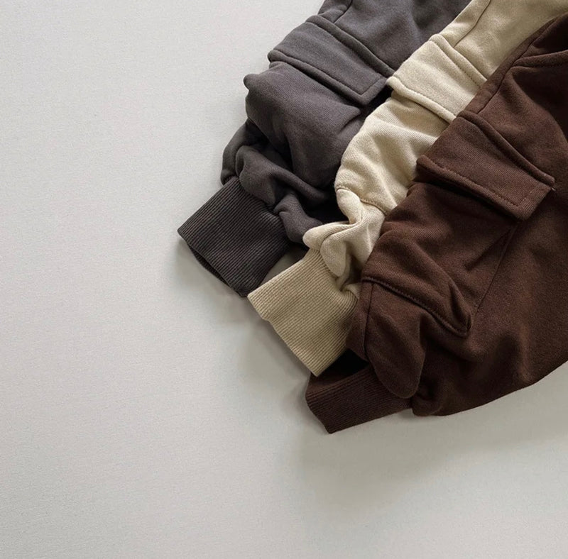 Chargez l&#39;image dans la visionneuse de la galerie, Pantalon enfant avec poche en coton doux et confortable – Modèle Kali
