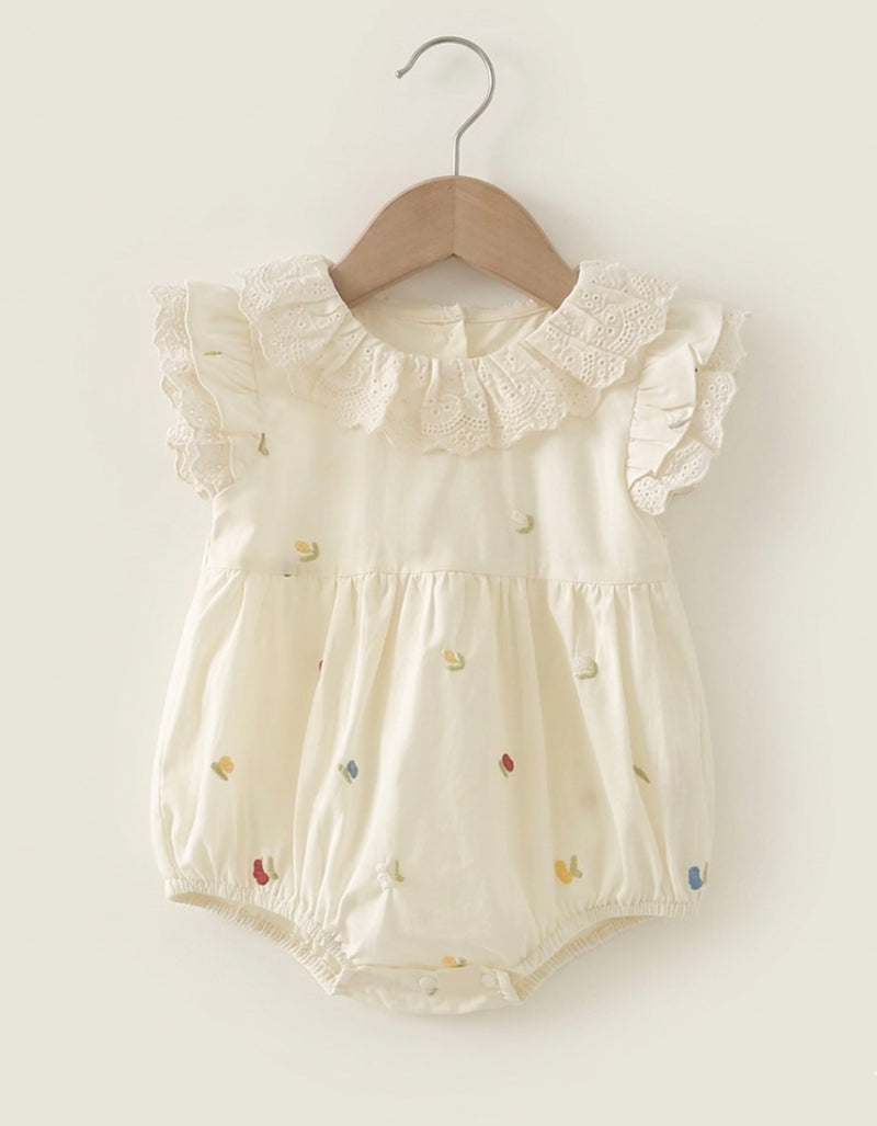 Chargez l'image dans la visionneuse de la galerie, Barboteuse bébé fille en coton avec col en dentelle
