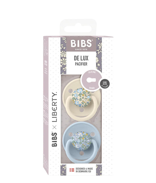 Paquet contenant deux suces Bibs de luxe en silicone Éloise Baby blue