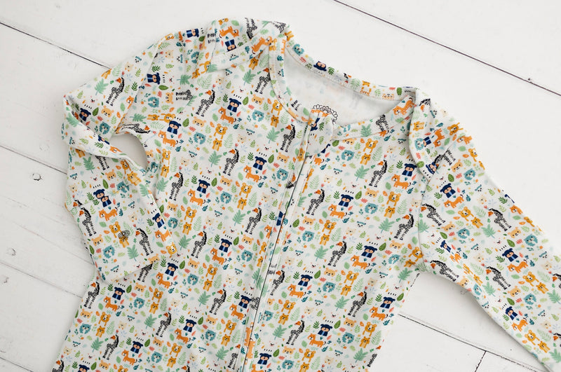 Chargez l'image dans la visionneuse de la galerie, Barboteuse bébé coton bio motif animaux amusants – Kaki Lilas
