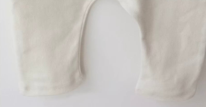 Load image into Gallery viewer, Organic cotton combination with matching bonnet for baby boy – Ivory
