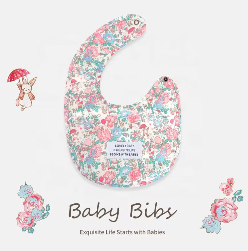 Chargez l&#39;image dans la visionneuse de la galerie, Bavoir bébé en coton motif fleuri – Kali
