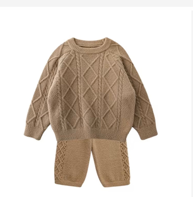 Load image into Gallery viewer, Ensemble de pantalons et pulls tricotés chauds Kali - Pré-commande
