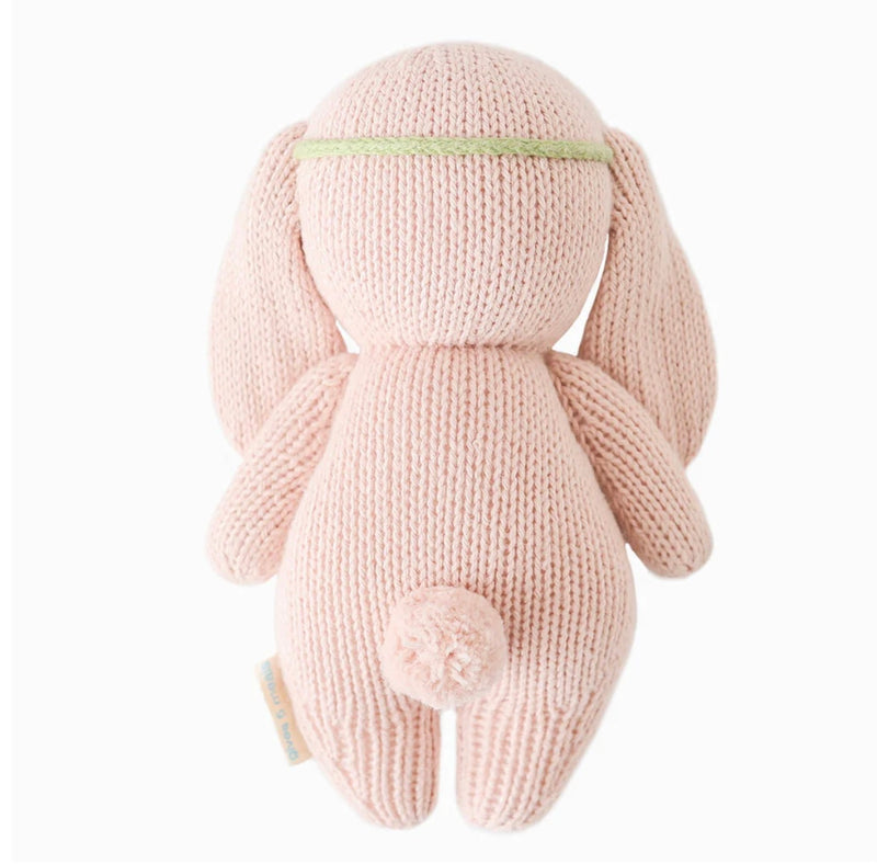 Chargez l&#39;image dans la visionneuse de la galerie, Peluche - Bébé lapin rose avec couronne de fleurs - Cuddle + Kind
