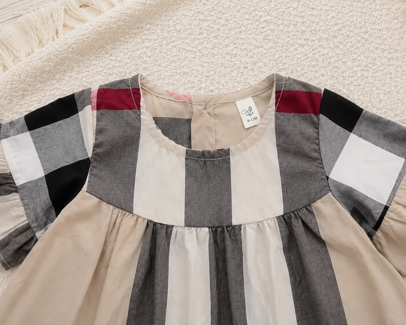 Load image into Gallery viewer, Robe bébé fille à carreaux beige style britannique
