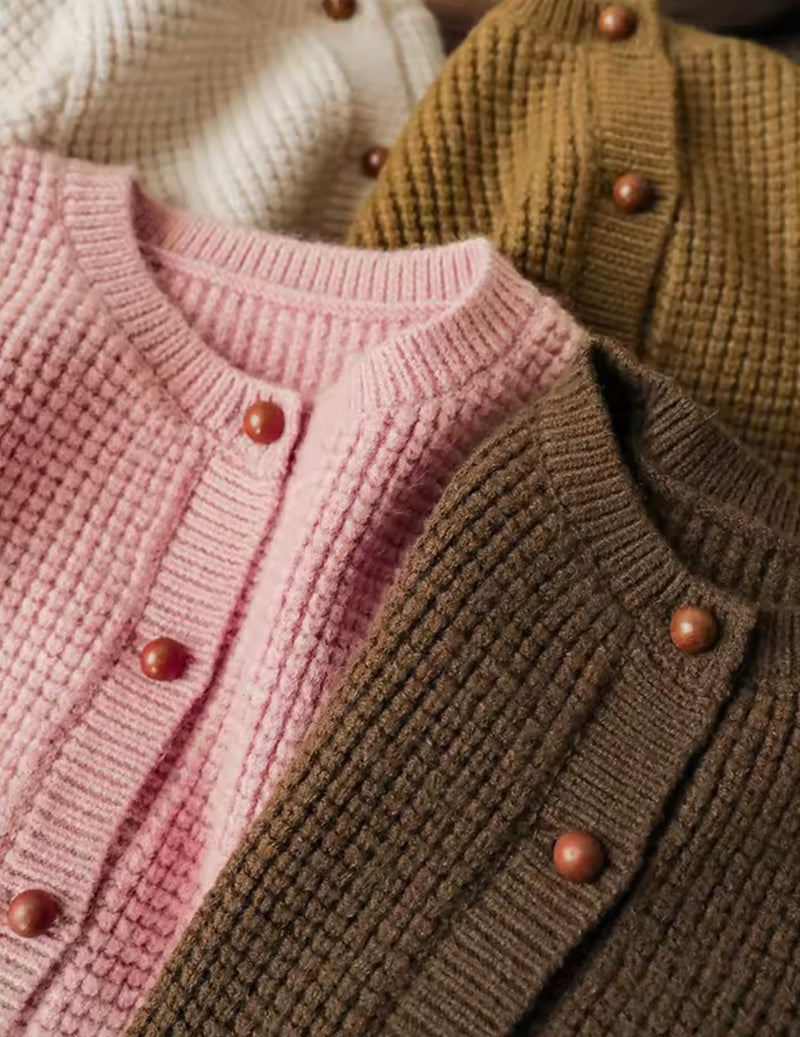 Chargez l'image dans la visionneuse de la galerie, Cardigan vintage en tricot doux pour enfant
