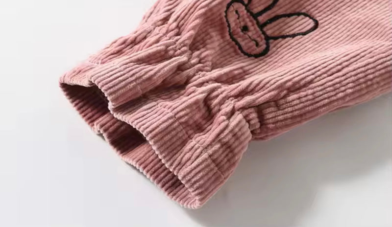 Chargez l&#39;image dans la visionneuse de la galerie, Pantalon pour filles en velours côtelé motif lapin – Kali - Boutique Kaki Lilas
