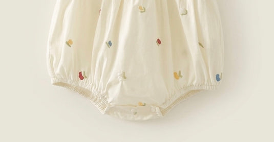 Barboteuse bébé fille en coton avec col en dentelle