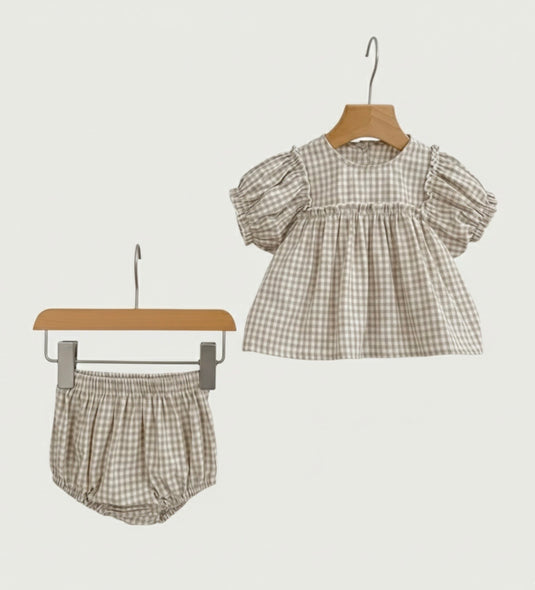Barboteuse bébé fille à carreaux avec broderie florale – Camille