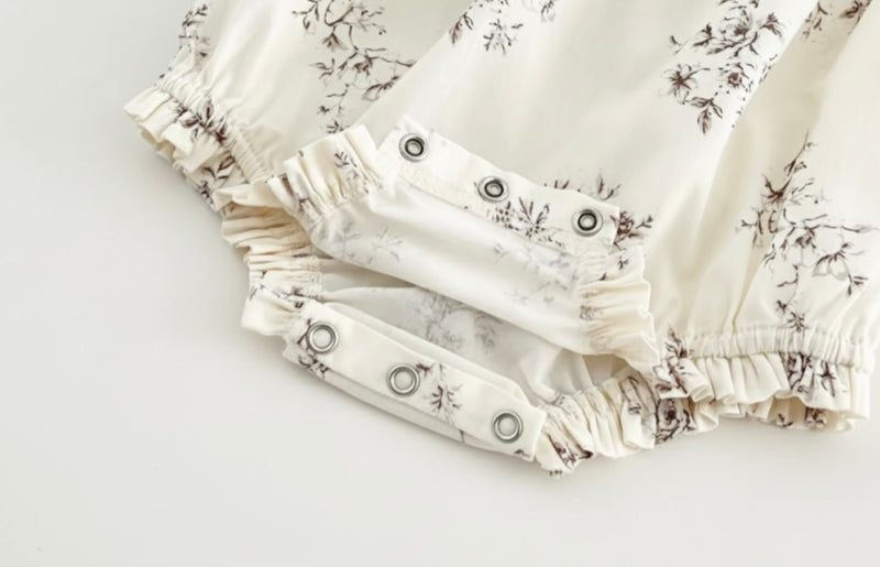 Chargez l'image dans la visionneuse de la galerie, Barboteuse bébé fille d’été en coton motif floral
