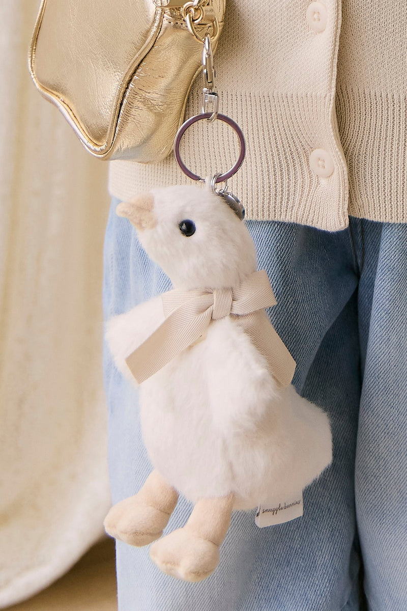 Chargez l'image dans la visionneuse de la galerie, BRELOQUE POUR SAC - ROSE LE CANARD AVEC BOUCLE - SNUGGLE BUNNIES
