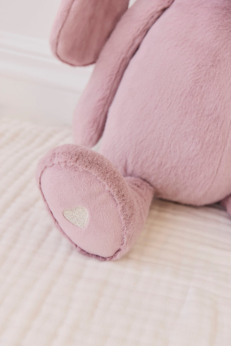 Load image into Gallery viewer, PELUCHE PÉNÉLOPE LE LAPIN 45CM - PERIWINKLE - SNUGGLE BUNNIES
