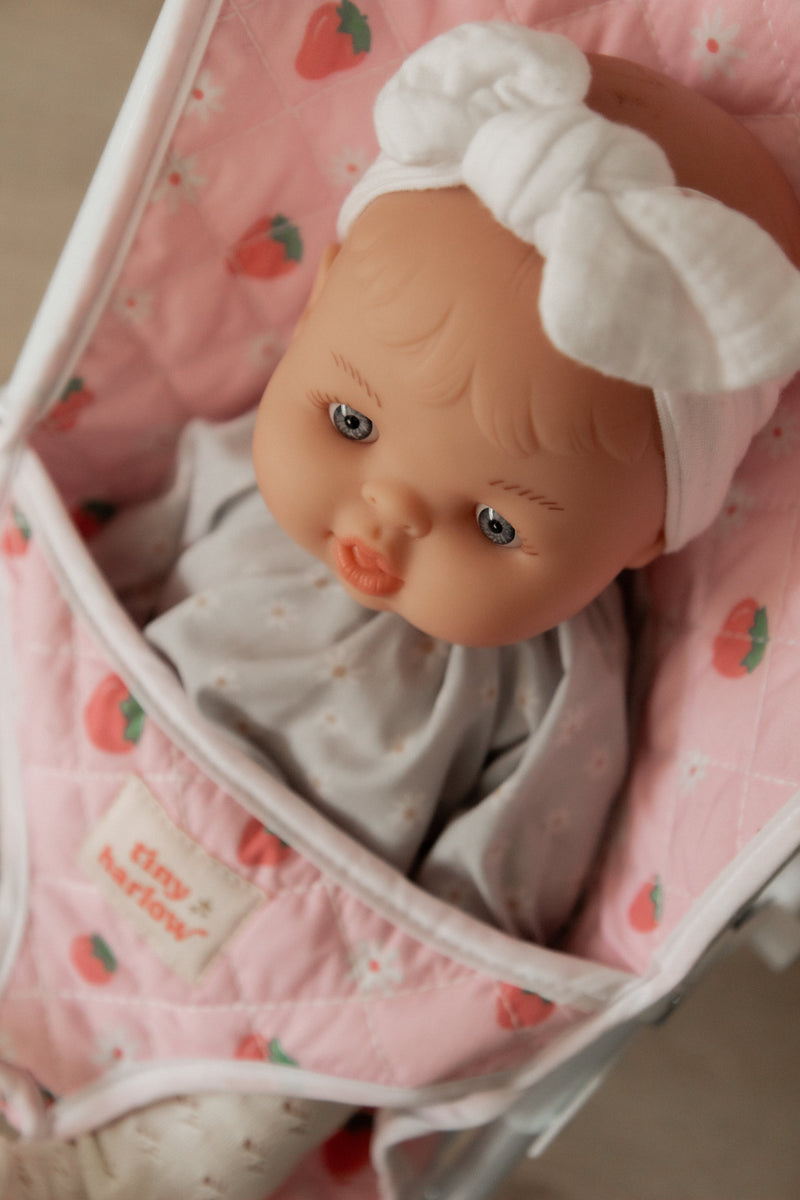 Load image into Gallery viewer, POUSSETTE POUR POUPÉE - FRAISES - TINY HARLOW
